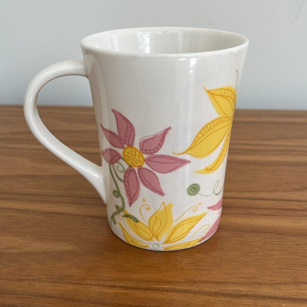 STARBUCKS 2006 Spring Flowers Bouquet Ceramic Mug 13 oz Coffee Tea Cottagecore